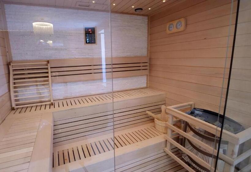 בית מלון כפרי Coroana Moldovei