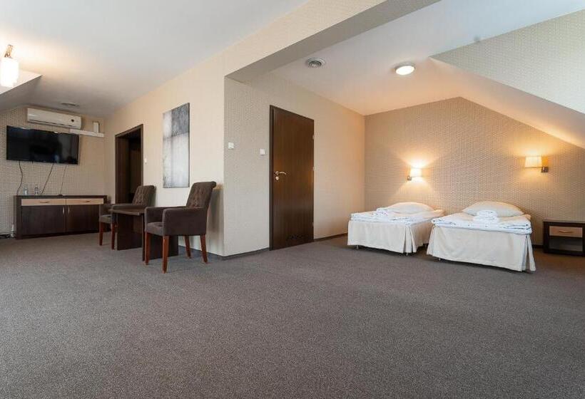 فندق Cztery Pory Roku