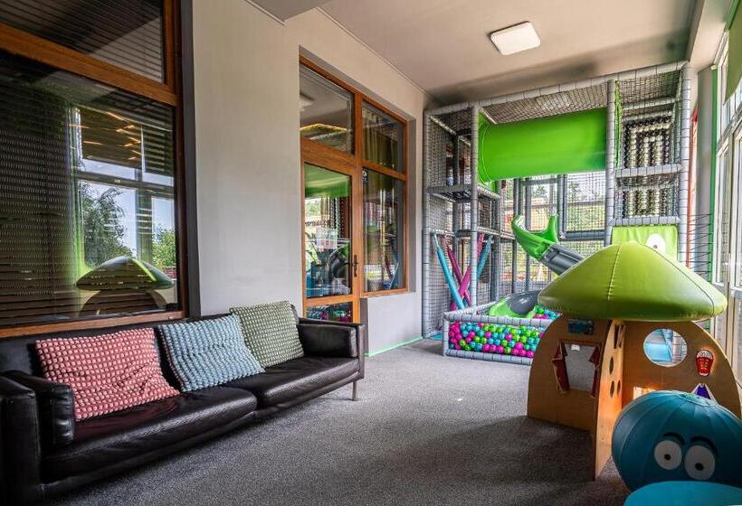 فندق Cztery Pory Roku