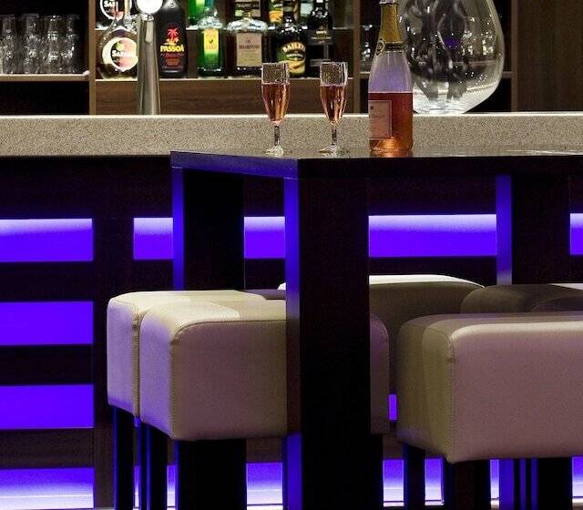 호텔 De Zoete Inval Haarlemmerliede