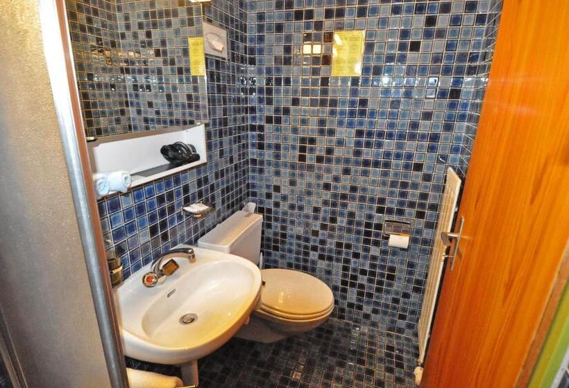 בית מלון כפרי Derby