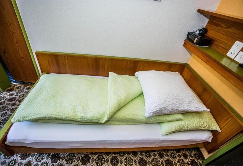 בית מלון כפרי Derby