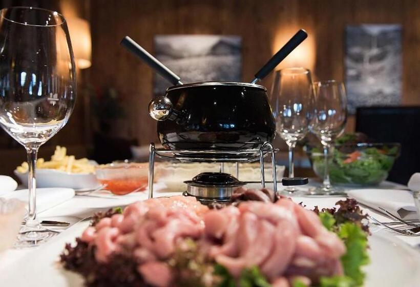 Отель Des Alpes Superieur