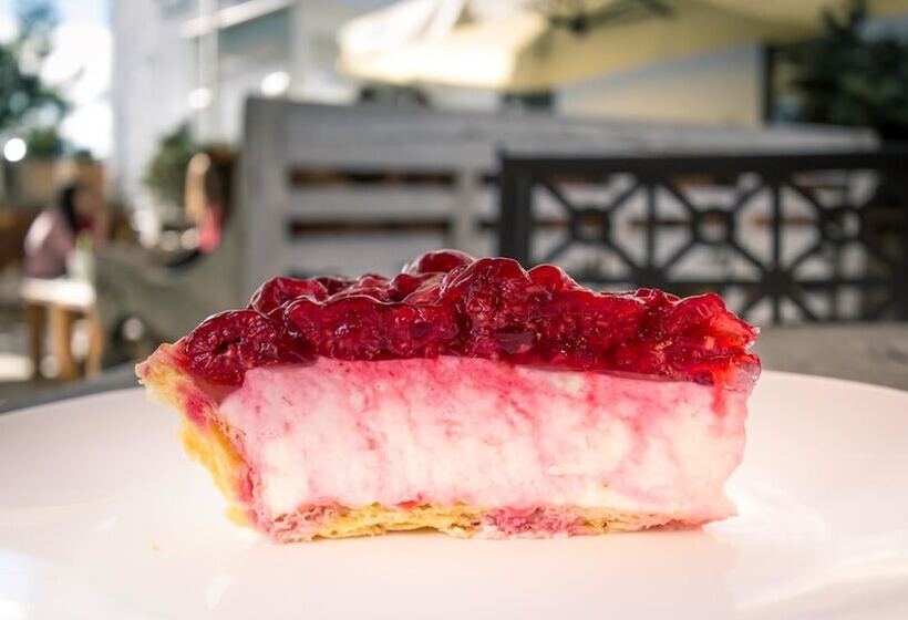 هتل B&b Dvor Tacen