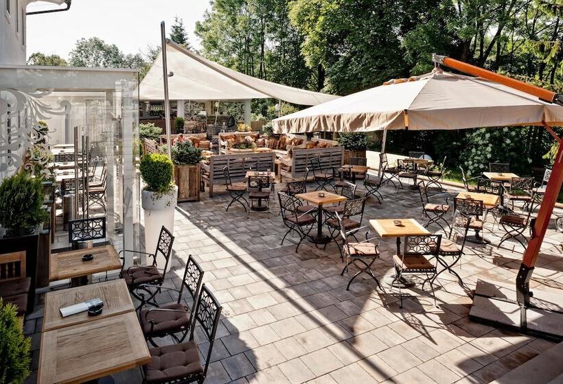 هتل B&b Dvor Tacen