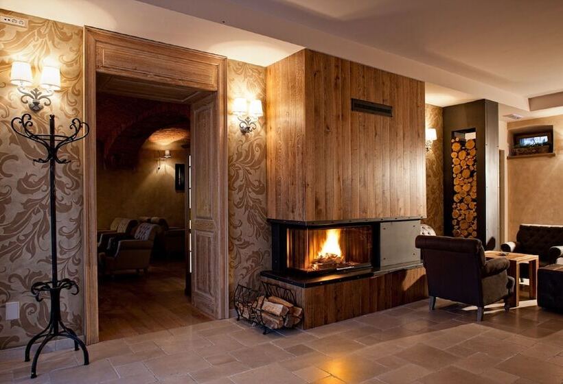 هتل B&b Dvor Tacen