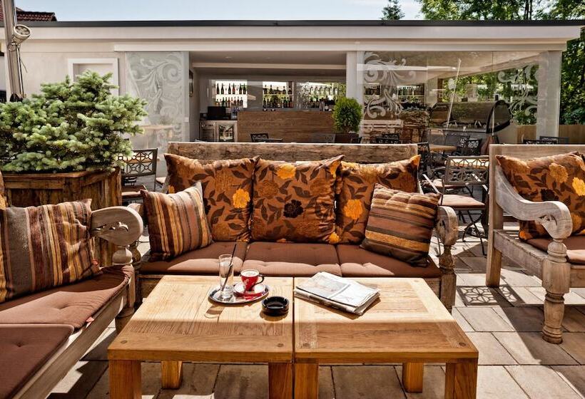 هتل B&b Dvor Tacen