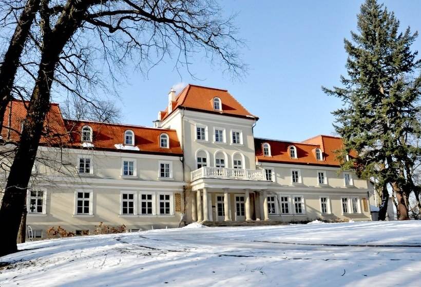 호텔 Dwor Sierakow