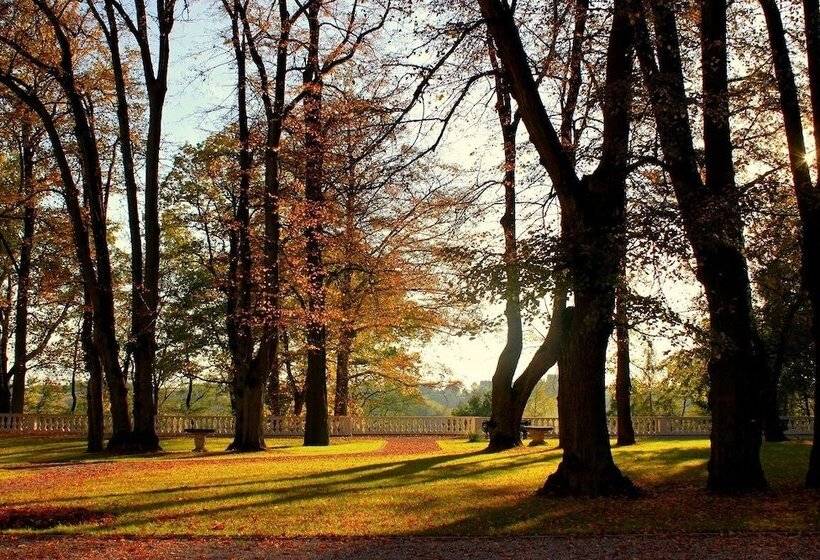 בית מלון כפרי Dwor Sierakow