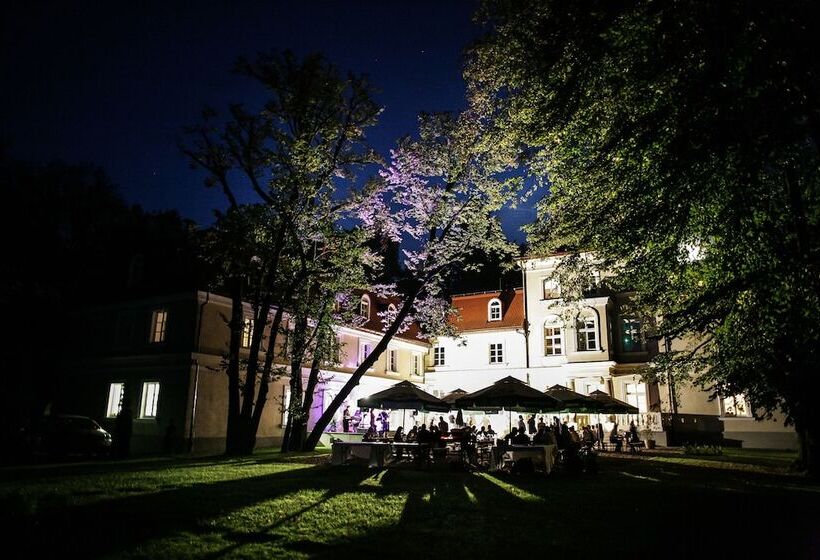 호텔 Dwor Sierakow