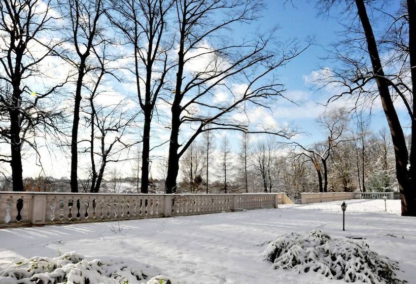 בית מלון כפרי Dwor Sierakow