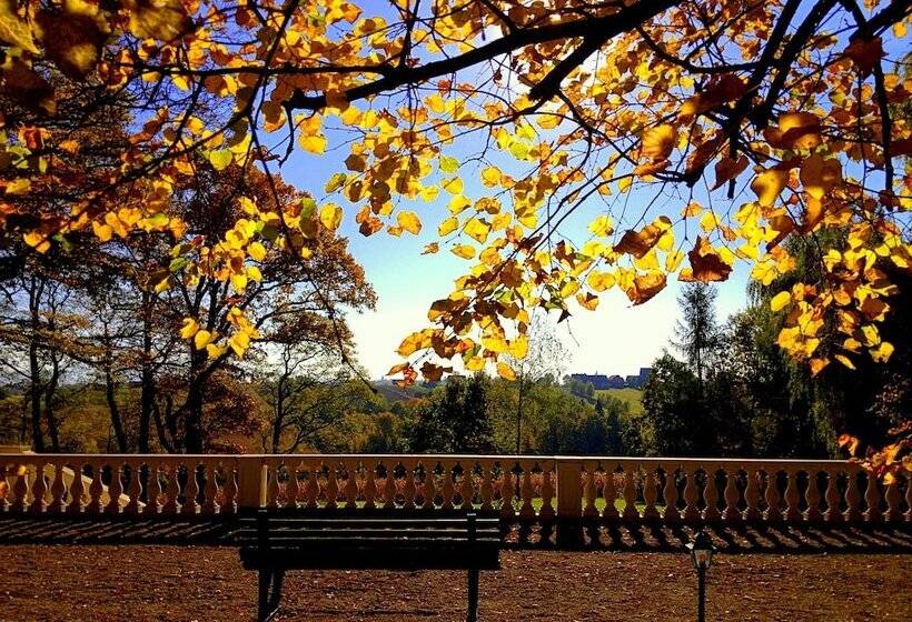 호텔 Dwor Sierakow