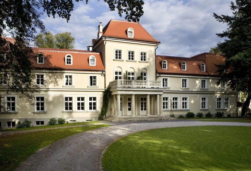 호텔 Dwor Sierakow