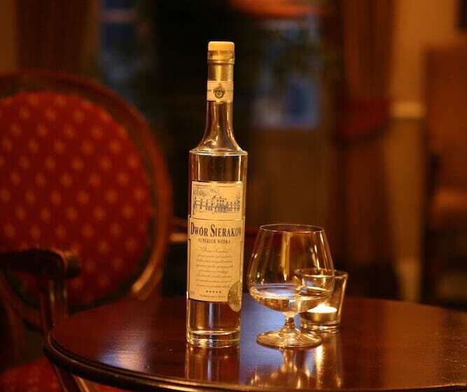 בית מלון כפרי Dwor Sierakow