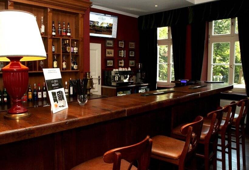 호텔 Dwor Sierakow