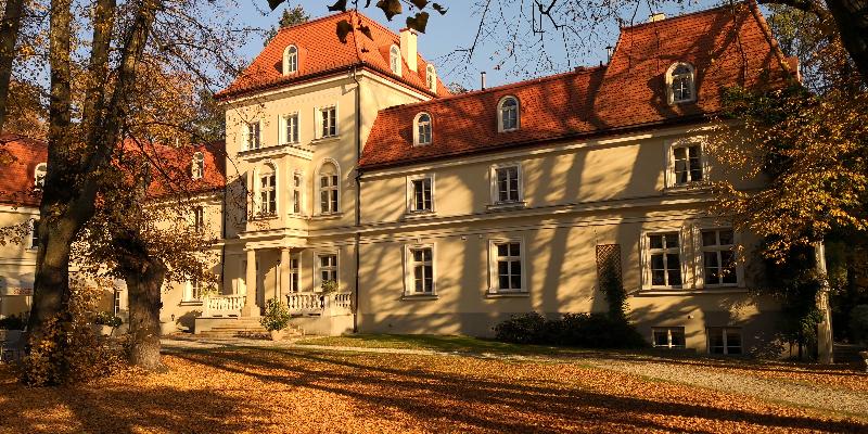 בית מלון כפרי Dwor Sierakow