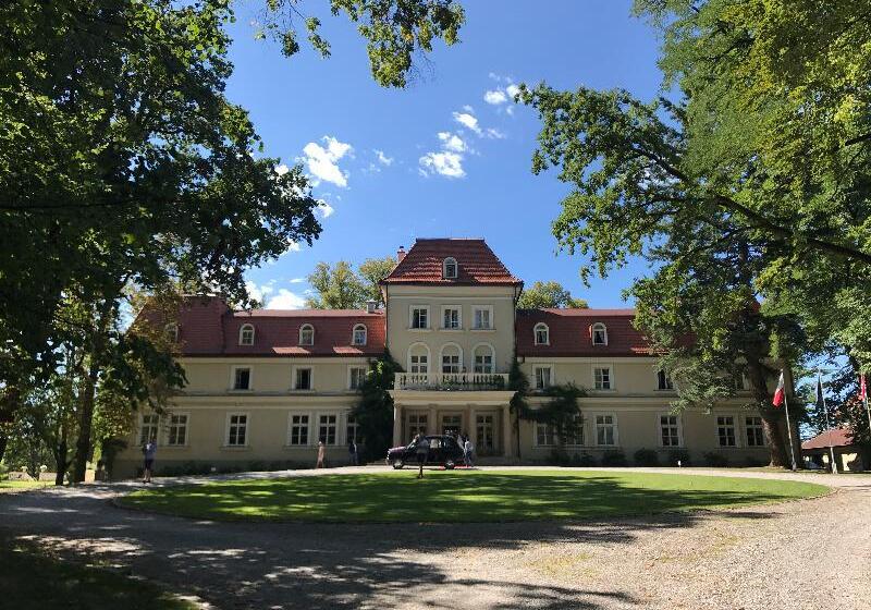 호텔 Dwor Sierakow