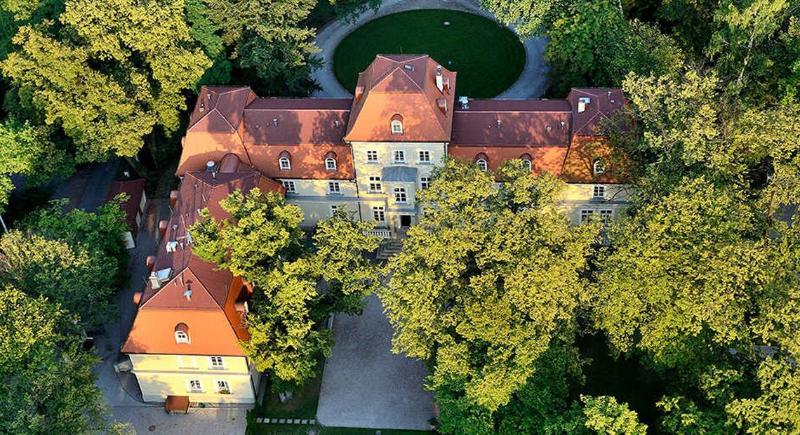 호텔 Dwor Sierakow