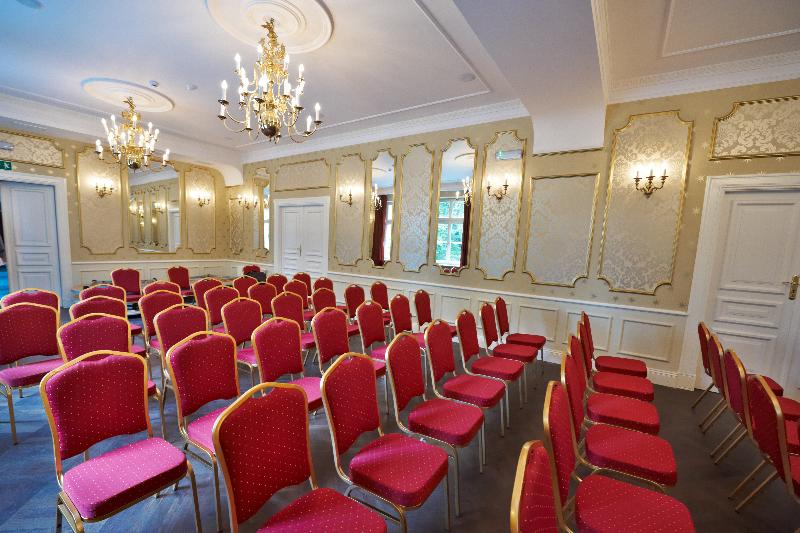 호텔 Dwor Sierakow