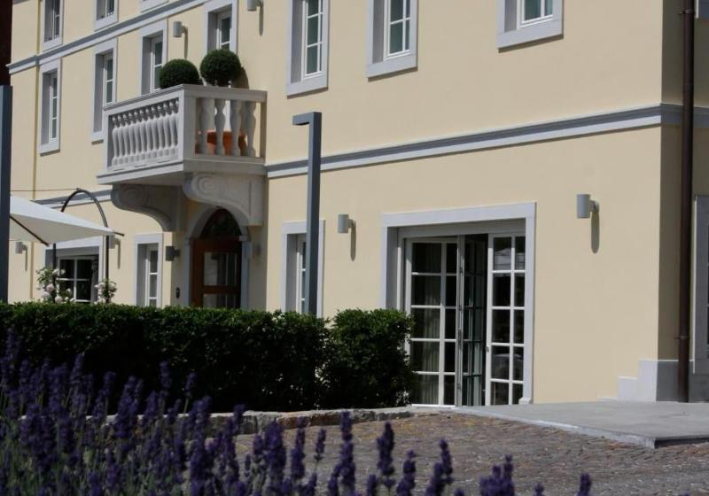 בית מלון כפרי Eden