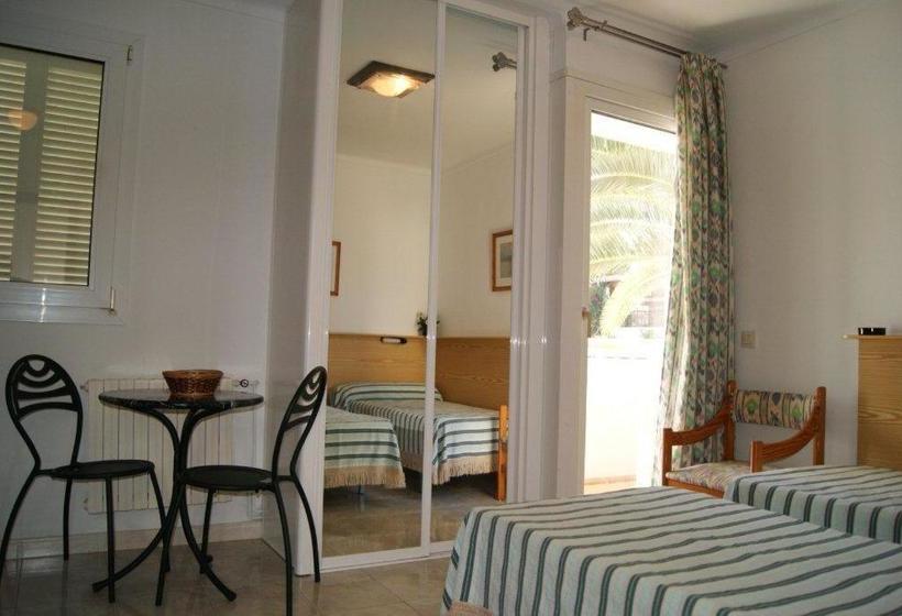 Отель Es Salobrar