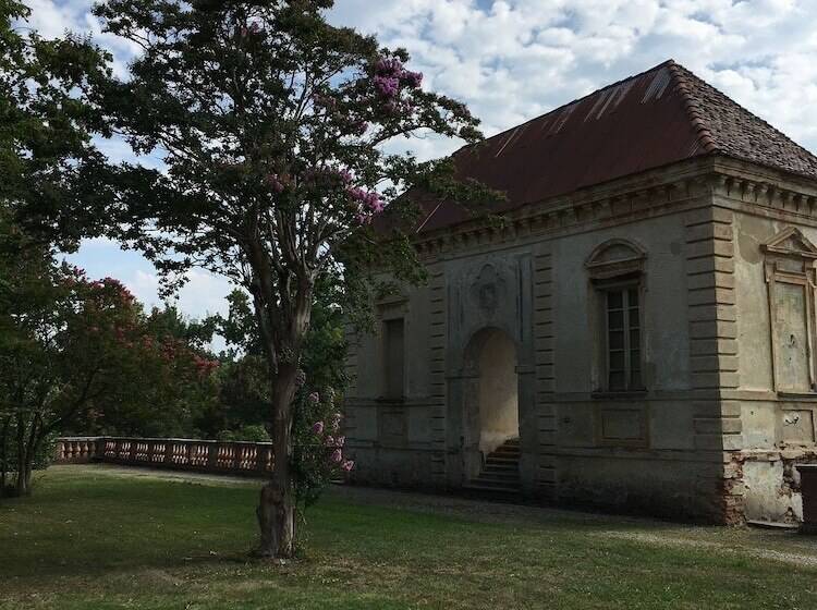 فندق Foresteria Del Castello