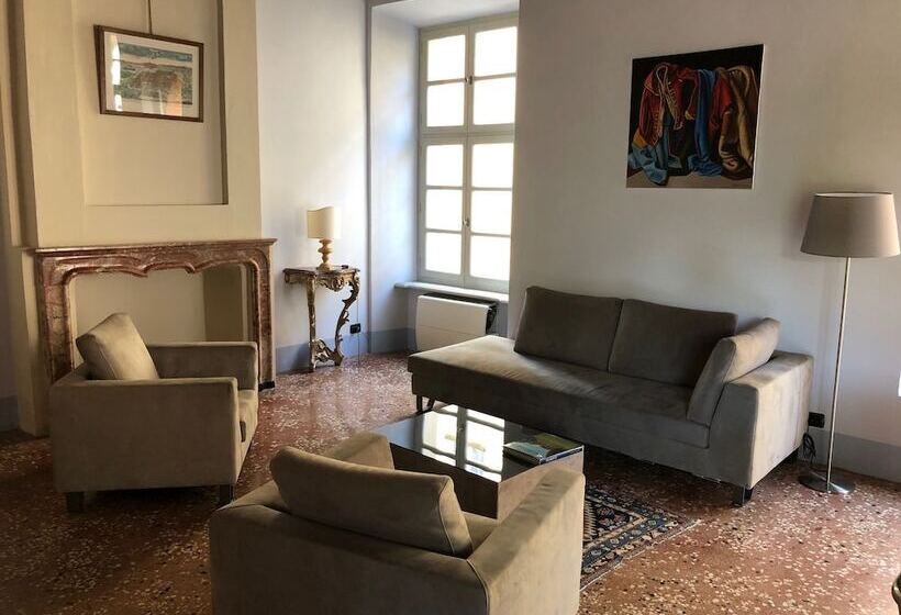 فندق Foresteria Del Castello