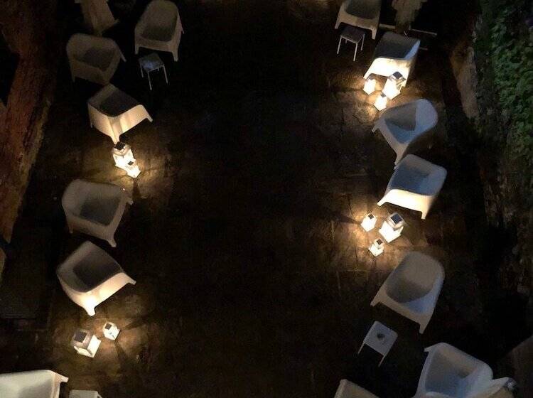 فندق Foresteria Del Castello