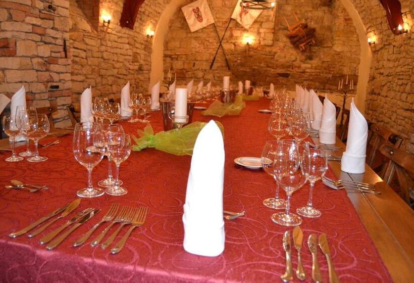 호텔 Hejtmanský Dvůr