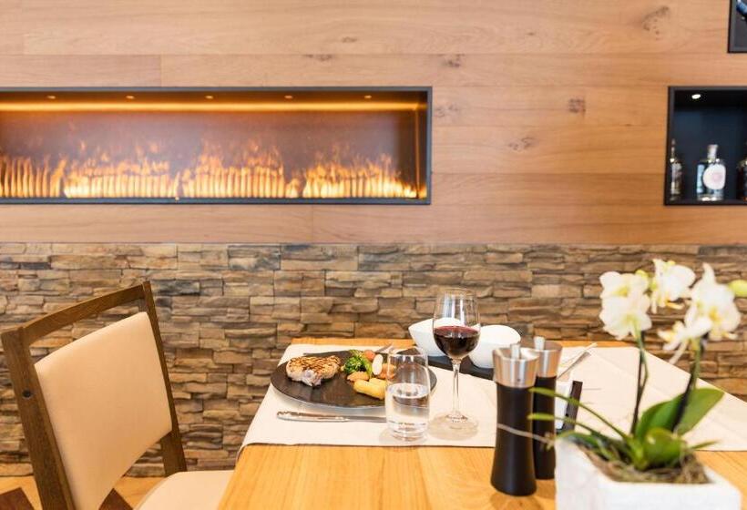 בית מלון כפרי Höfli