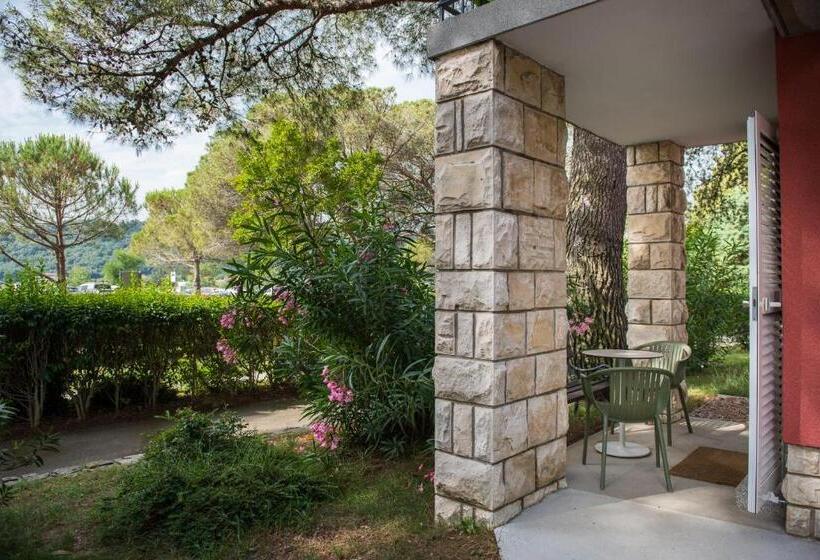 هتل Holiday Park Vile  Terme Krka