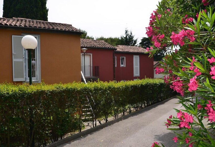 هتل Holiday Park Vile  Terme Krka