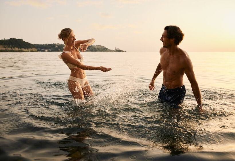 هتل Holiday Park Vile  Terme Krka