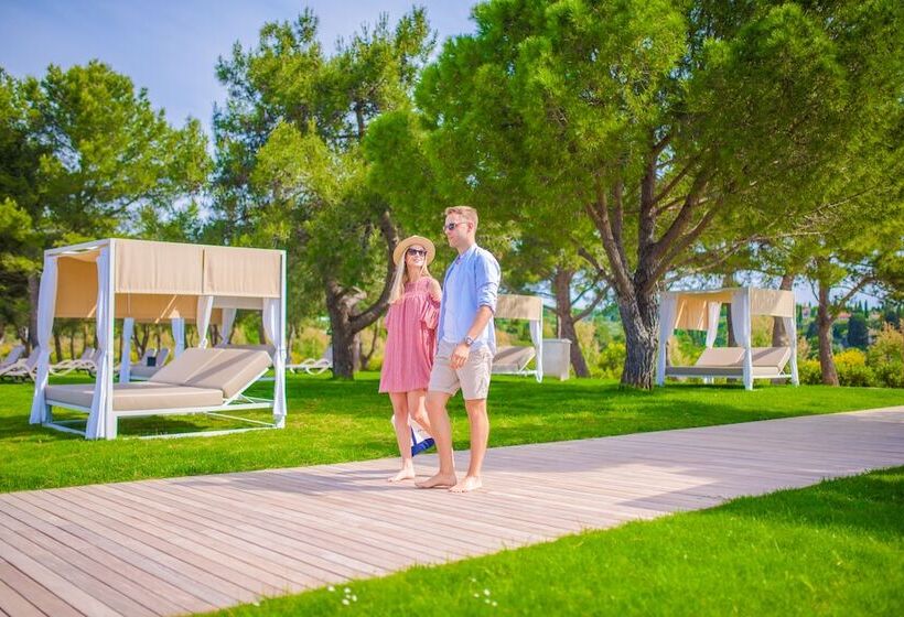هتل Holiday Park Vile  Terme Krka