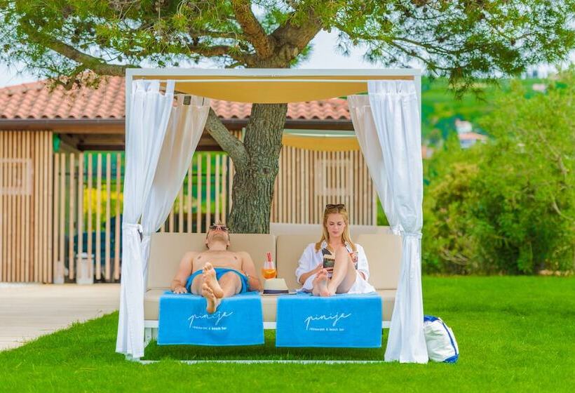 هتل Holiday Park Vile  Terme Krka