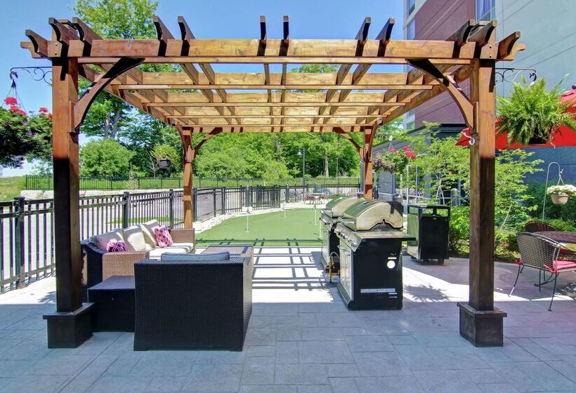 هتل Homewood Suites Ajax, Ontario, Canada