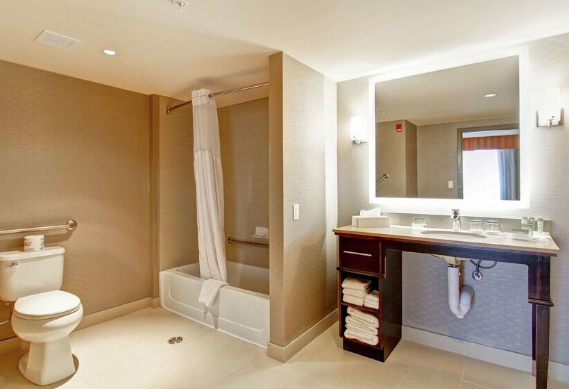 فندق Homewood Suites Ajax, Ontario, Canada