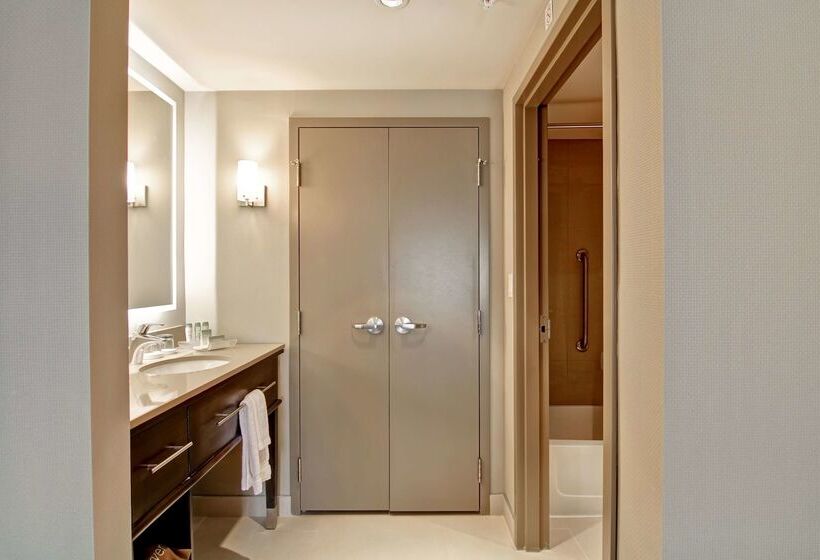فندق Homewood Suites Ajax, Ontario, Canada