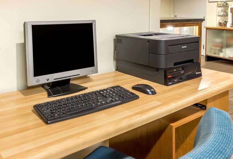 فندق Howard Johnson By Wyndham Tillsonburg