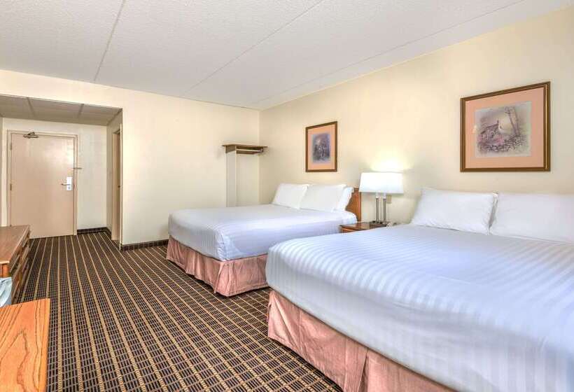 فندق Howard Johnson By Wyndham Tillsonburg