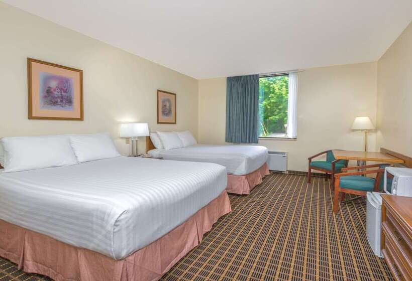 فندق Howard Johnson By Wyndham Tillsonburg