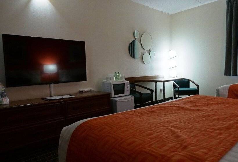 فندق Howard Johnson By Wyndham Tillsonburg