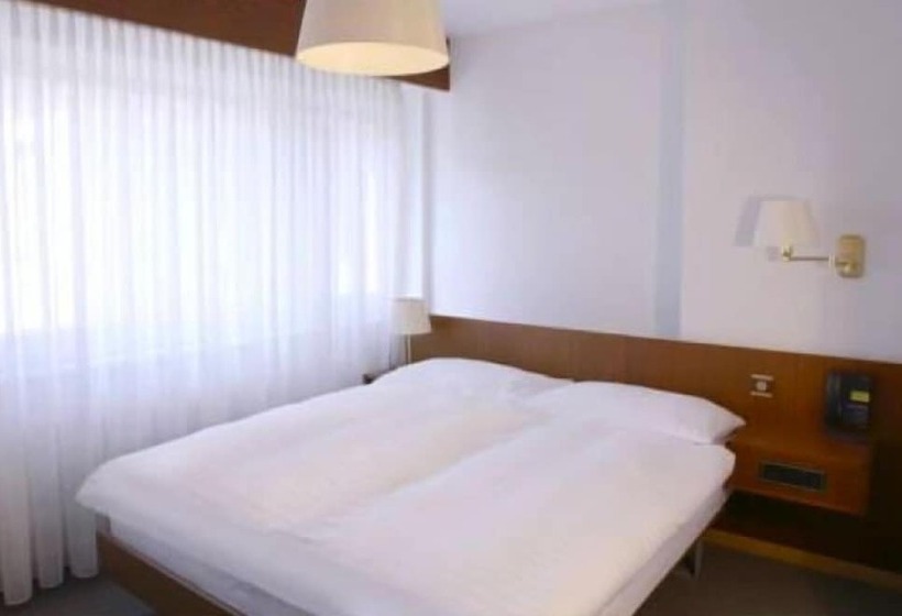 ホテル Hôtel De La Poste Martigny City Center