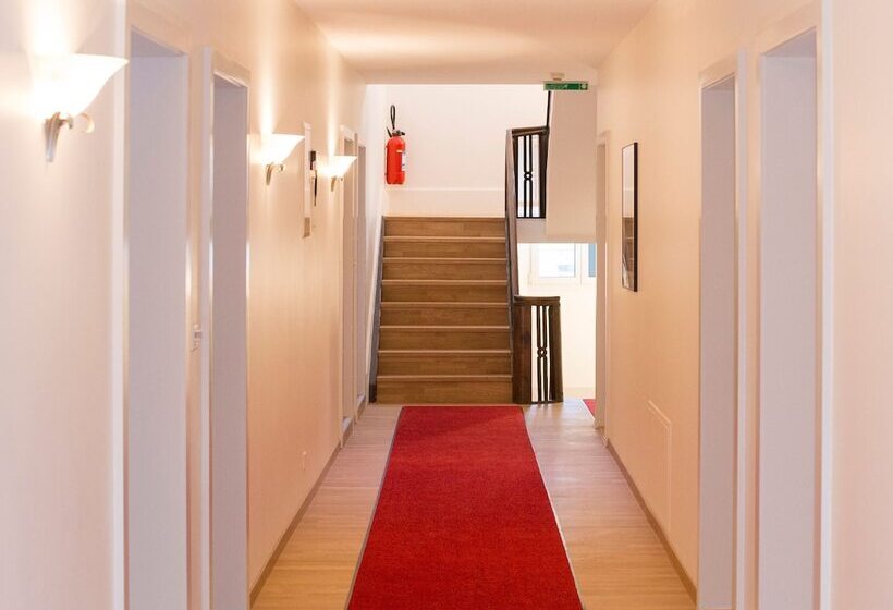 ホテル Hôtel Du Cheval Blanc   City Center