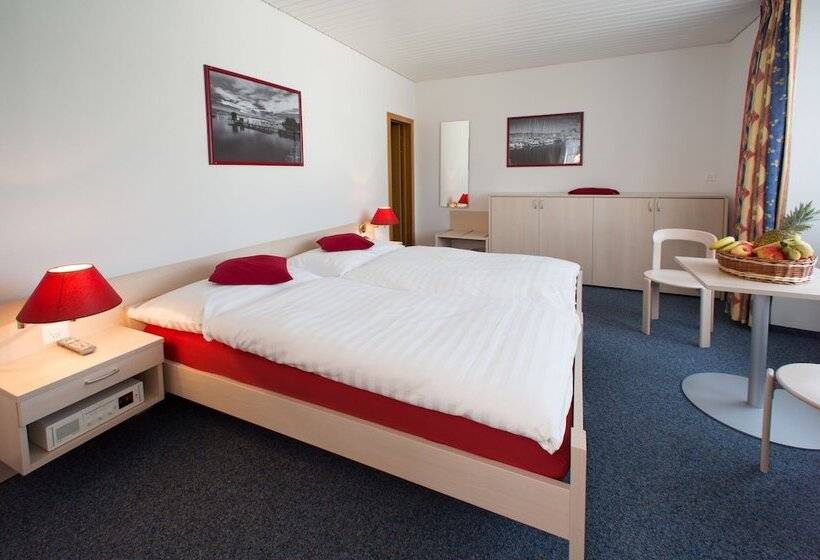 ホテル Hôtel Du Port   Free Parking   Breakfast Included