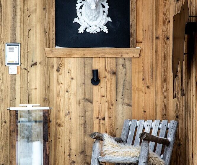 Отель Hôtel Le Relais Alpin