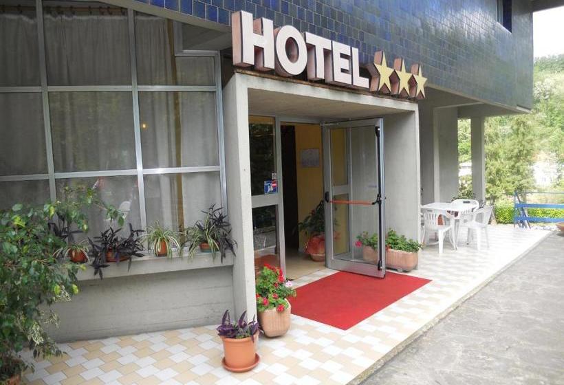 ホテル Albergo Ristorante Il Cacciatore