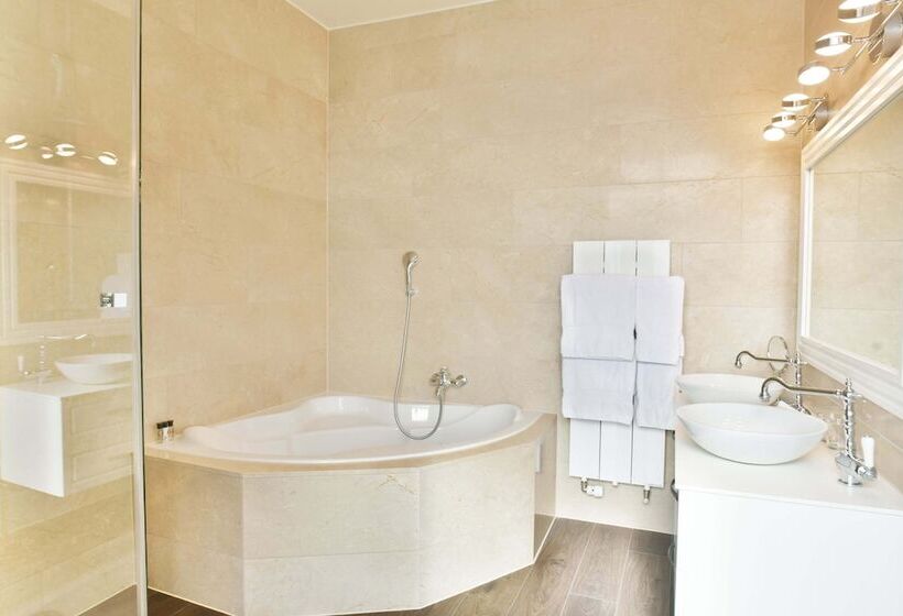 Baron Tavernier Hotel Restaurant & Spa