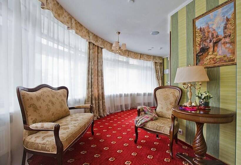 בית מלון כפרי Lecco Art