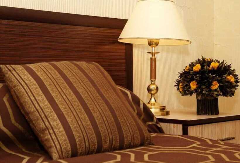 בית מלון כפרי Lecco Art